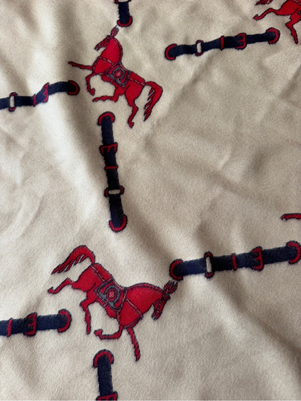 Beige and Red Equestrian scarf - Picture 3 of 10